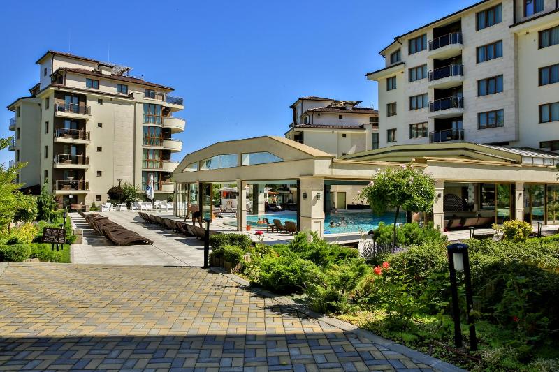 Two-Bedroom Apartment with Two Bathrooms image 3