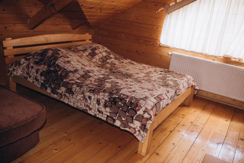 Double Room with Extra Bed image 2