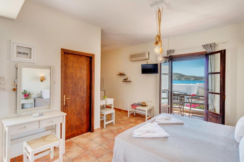 Studio with Sea View image 2