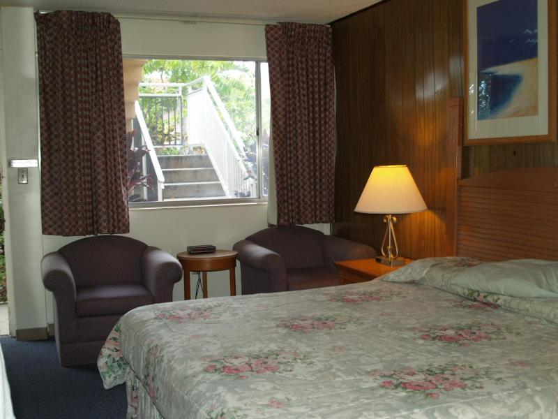 King Room - Non-Smoking image 3