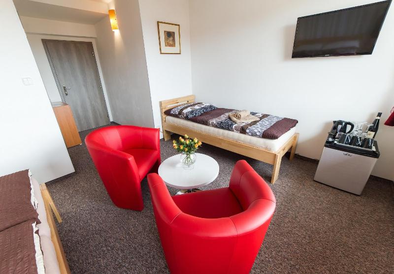 Triple Room with Balcony image 1