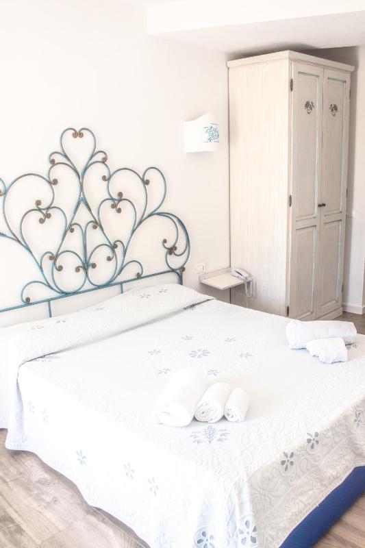 Quadruple Room image 4