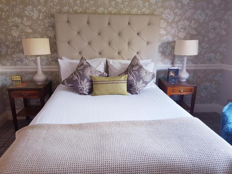 Standard Double Room image 3