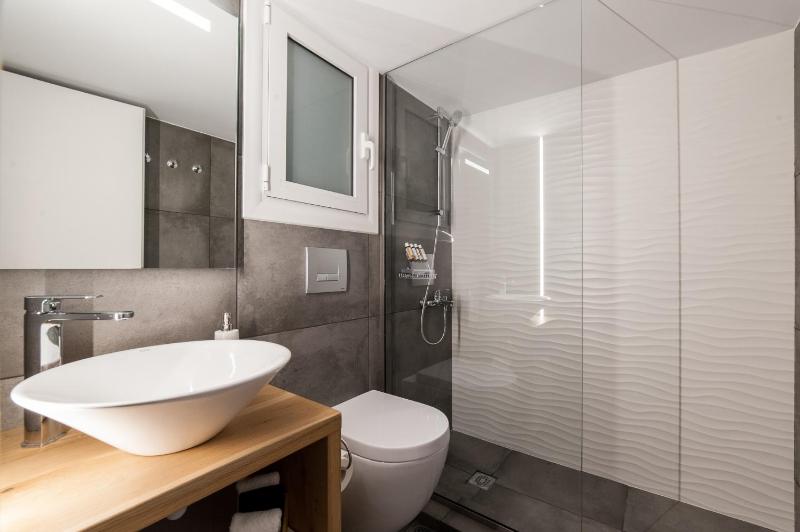 Acropolis Museum View Deluxe Apartment image 2