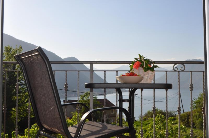 Apartment with Sea View image 3