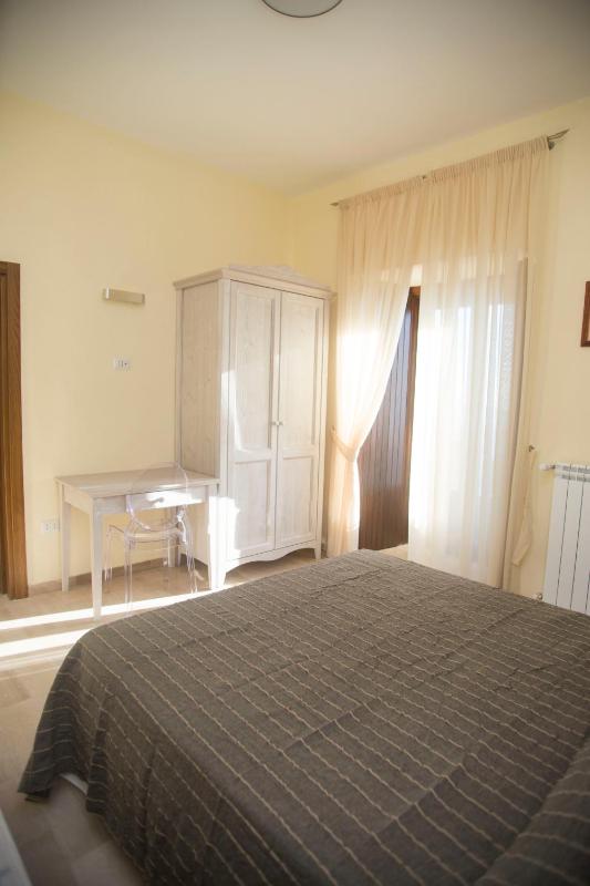King Room with Balcony image 3