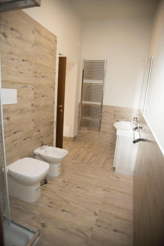 King Room with Balcony image 2