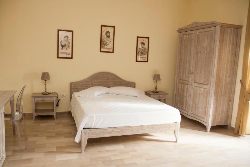 Deluxe Family Suite image 2
