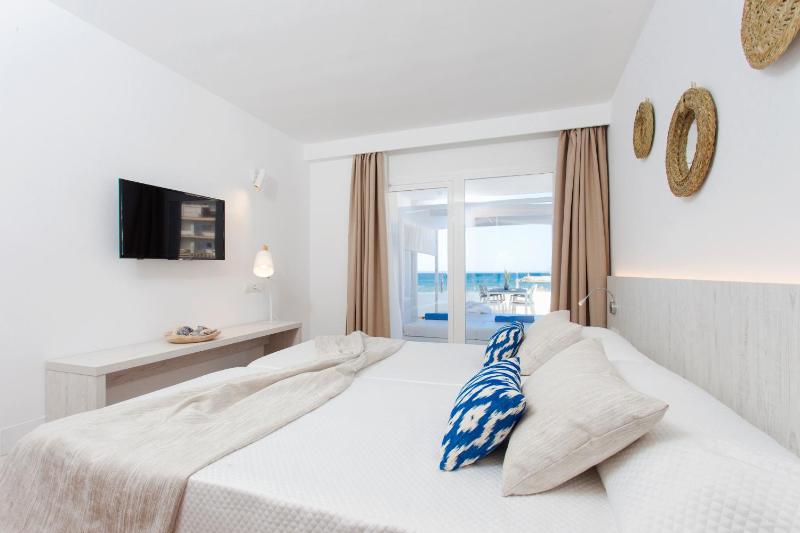 Premium Apartment with Sea View image 2