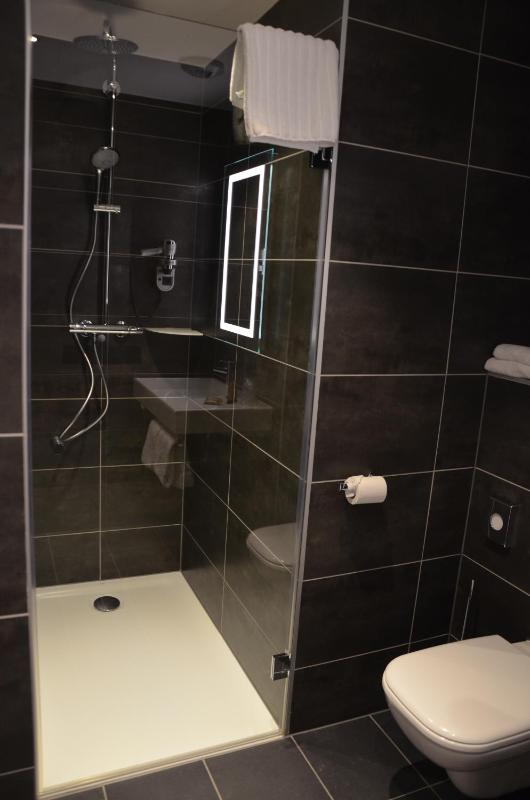 Double Room image 3