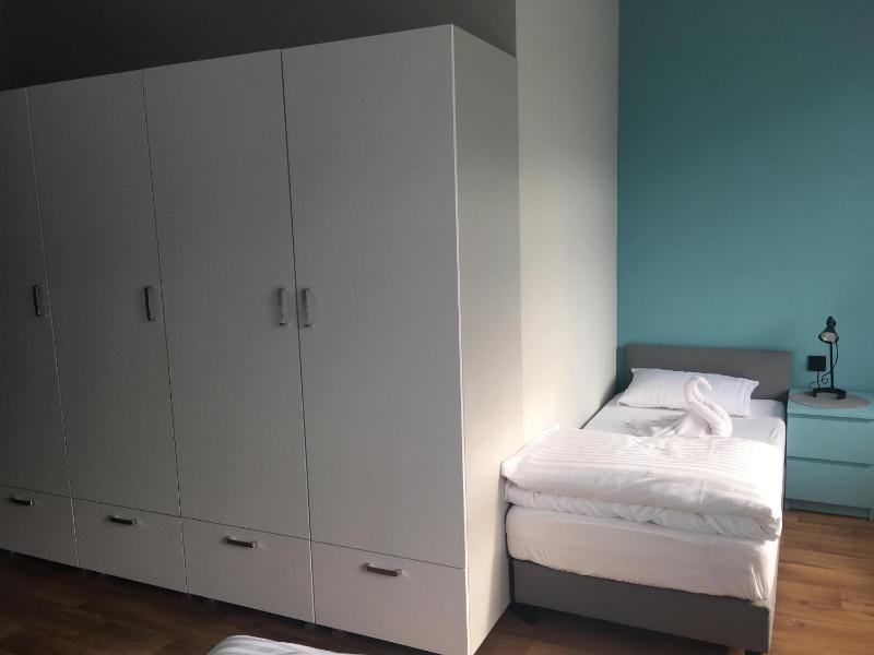 Standard Quadruple Room image 3