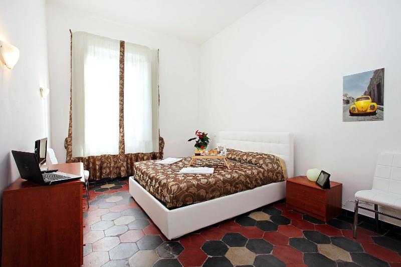 Double Room with Shared Bathroom image 1