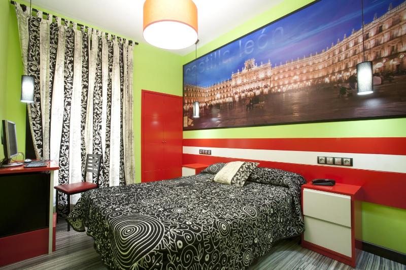 Single Room image 4