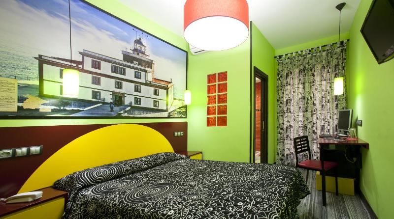 Double or Twin Room image 3