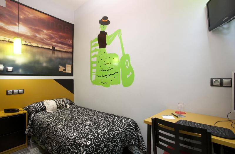 Single Room image 1