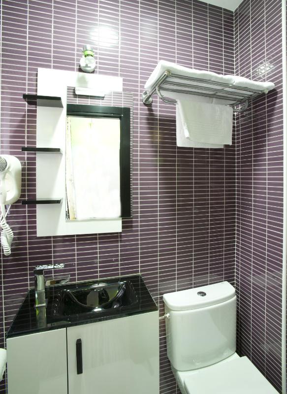 Quadruple Room image 4
