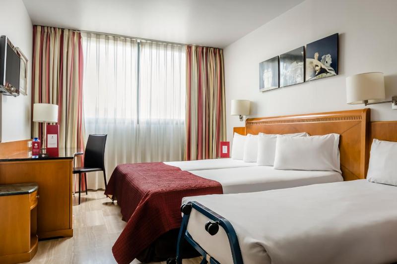 Double Room with Extra Bed image 2