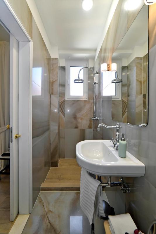 Studio Apartment image 2