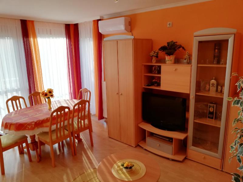 Balaton Beach Apartman - image 50