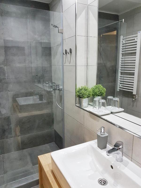 Studio Apartment image 2