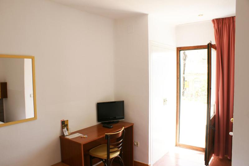 Single Room with Balcony image 2