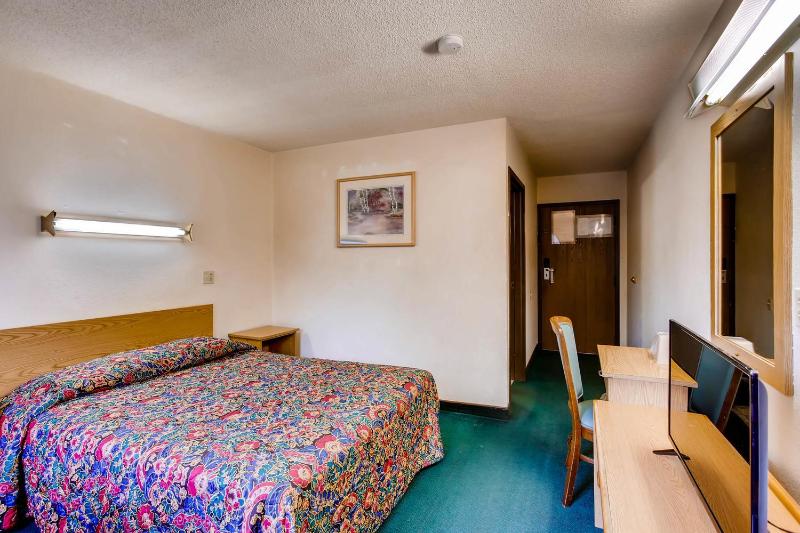 King Room image 2