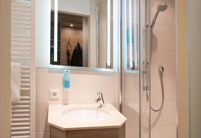 Standard Single Room with Shower with Air Conditioning image 2