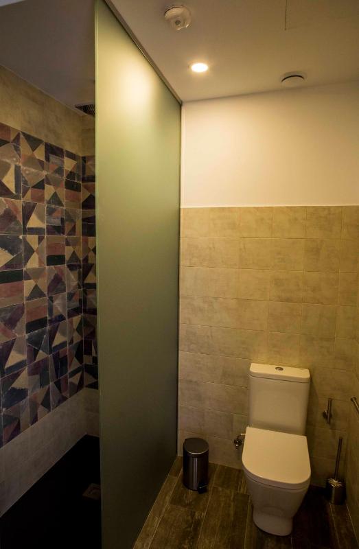 Twin Room with Private Bathroom image 2