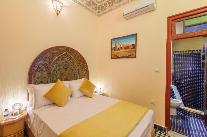 Double Room image 3