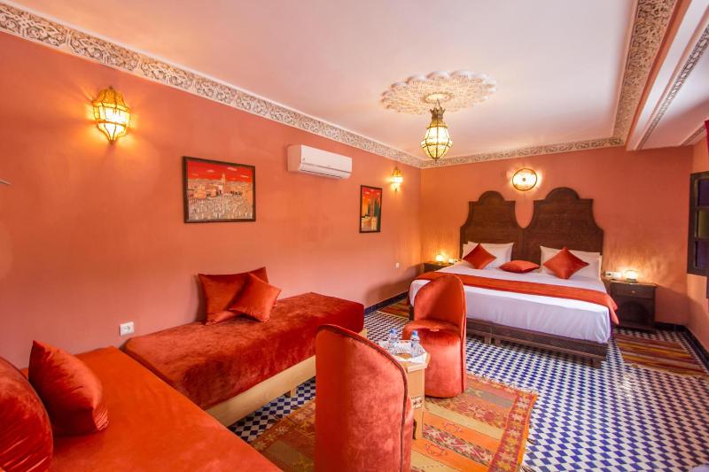 Deluxe Quadruple Room image 1