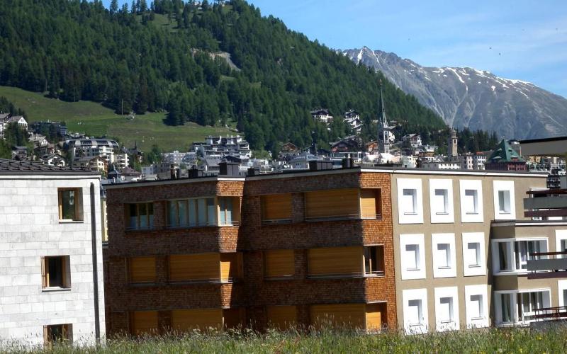 Apartment with Mountain View image 3