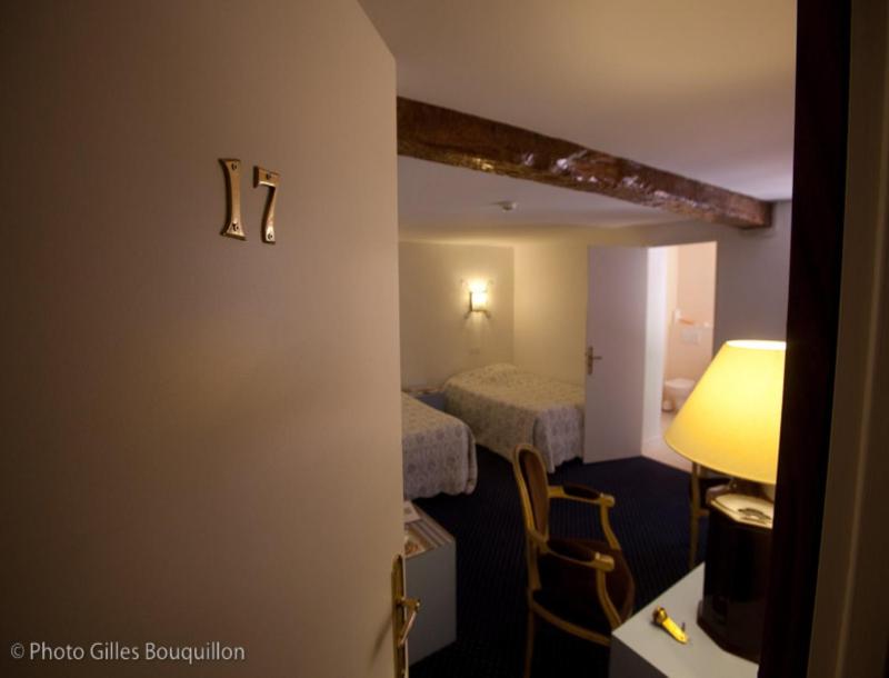 Twin Room image 1