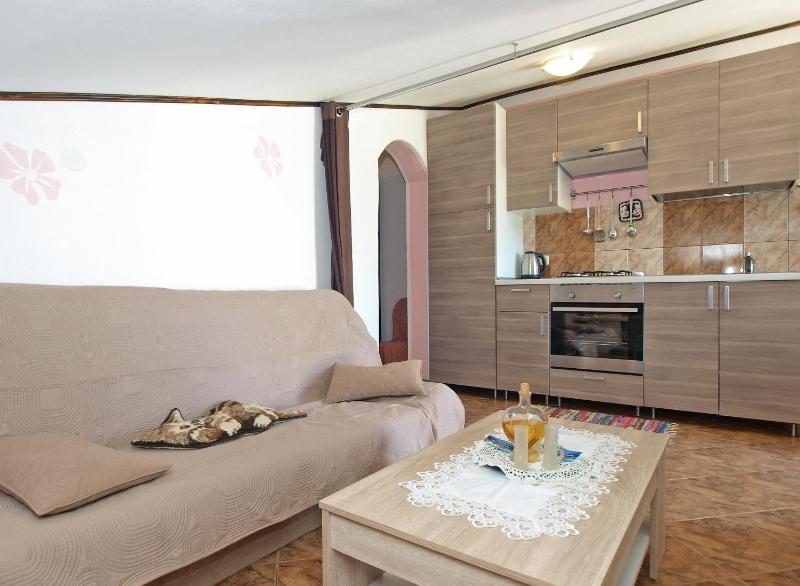Apartment image 2