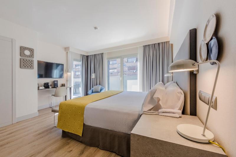 Superior Double Room with Terrace image 3