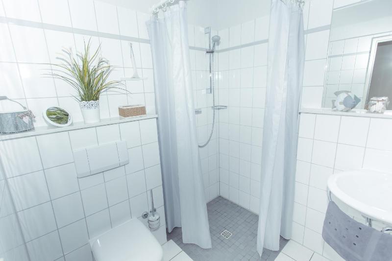 Classic Double Room image 2