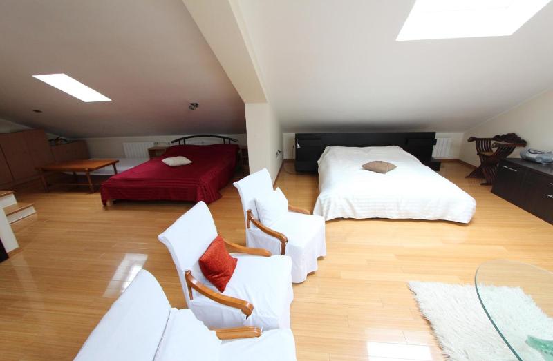 Studio Apartment image 2