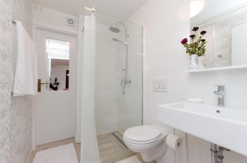 Apartment Draga - image 17