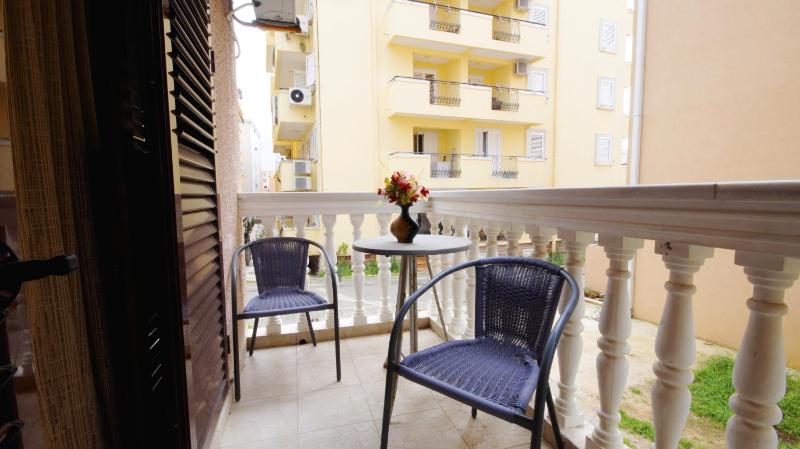 One-Bedroom Apartment image 4