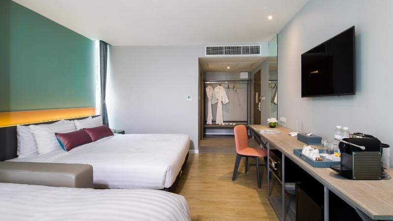 Deluxe Double Room image 4