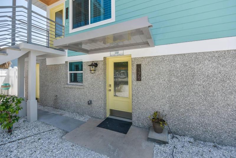 Two-Bedroom Townhouse image 2