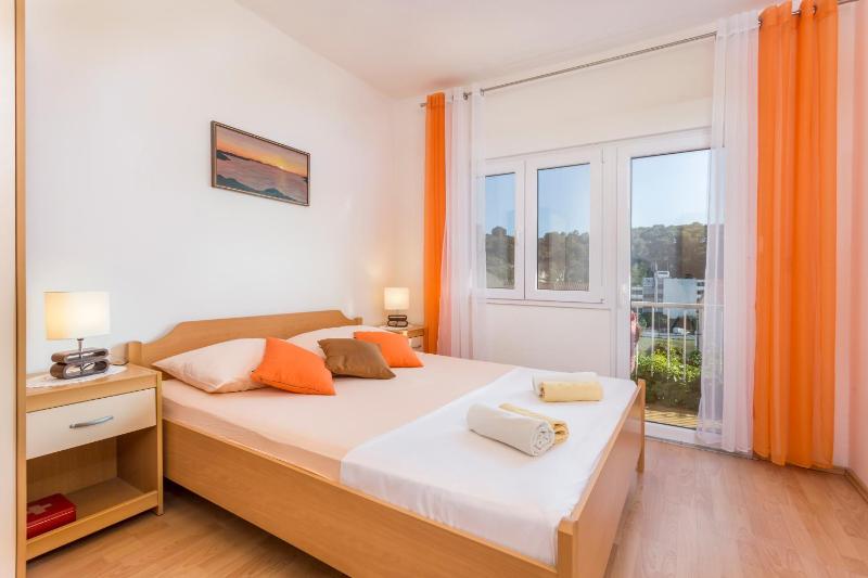 Two-Bedroom Apartment with Balcony and Sea View (3 Adults) image 2