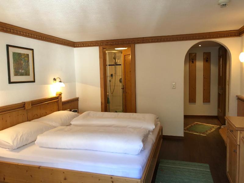 Double Room image 4