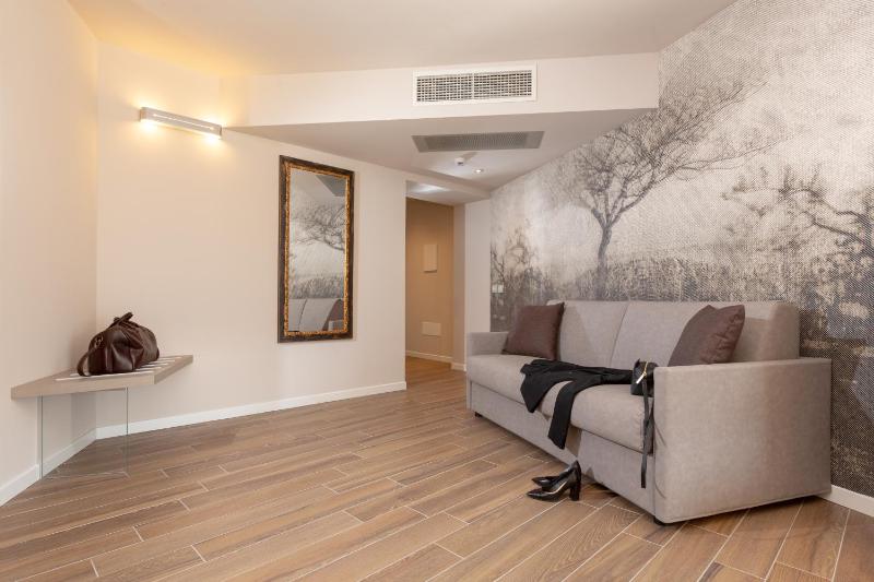 Junior Suite image 3