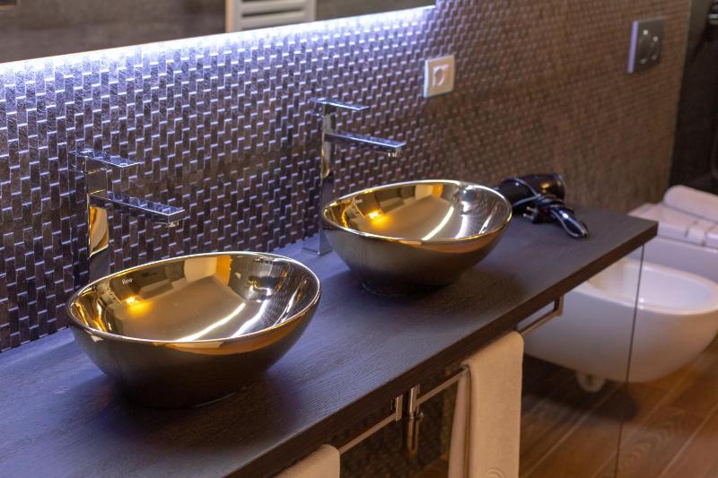 Junior Suite with Balcony (3 Adults) image 3