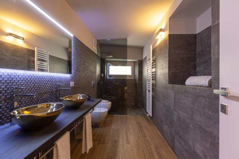 Junior Suite with Balcony (3 Adults) image 4