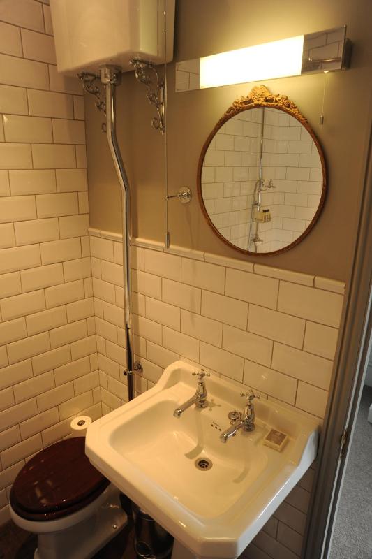 Small Double Room image 1