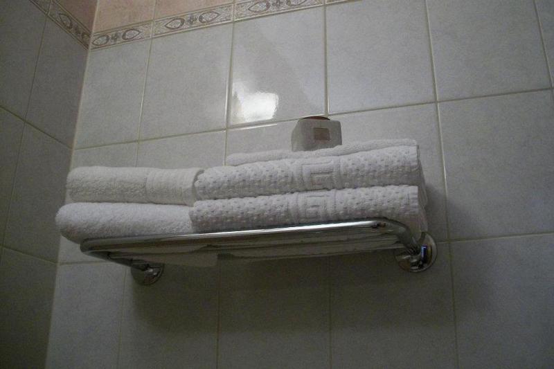Single Room image 4