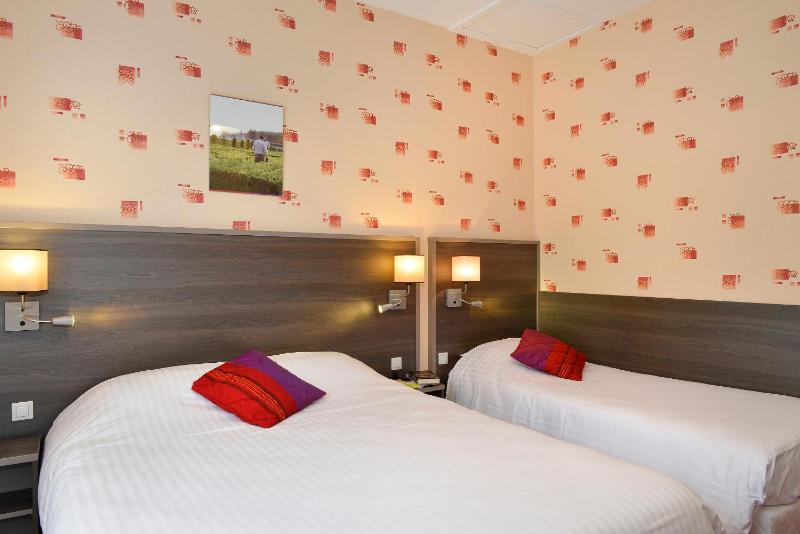 Comfort Triple Room image 4