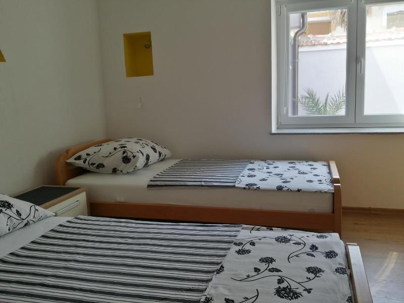 Two-Bedroom Apartment with Shared Kitchen image 3