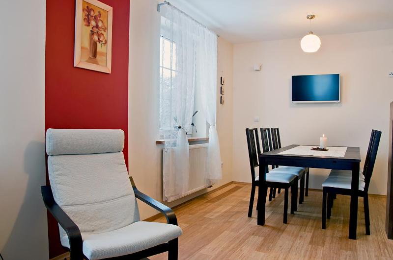 Four-Bedroom Apartment (8 Adults) image 3